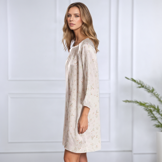 Chemise de nuit en soie à manches bouffantes et imprimé floral