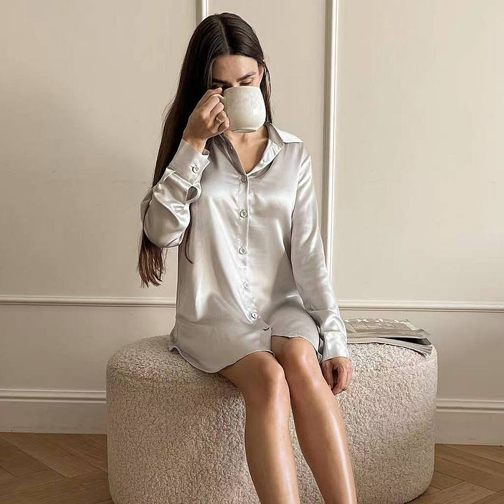 Robe de nuit ample en soie pour femme