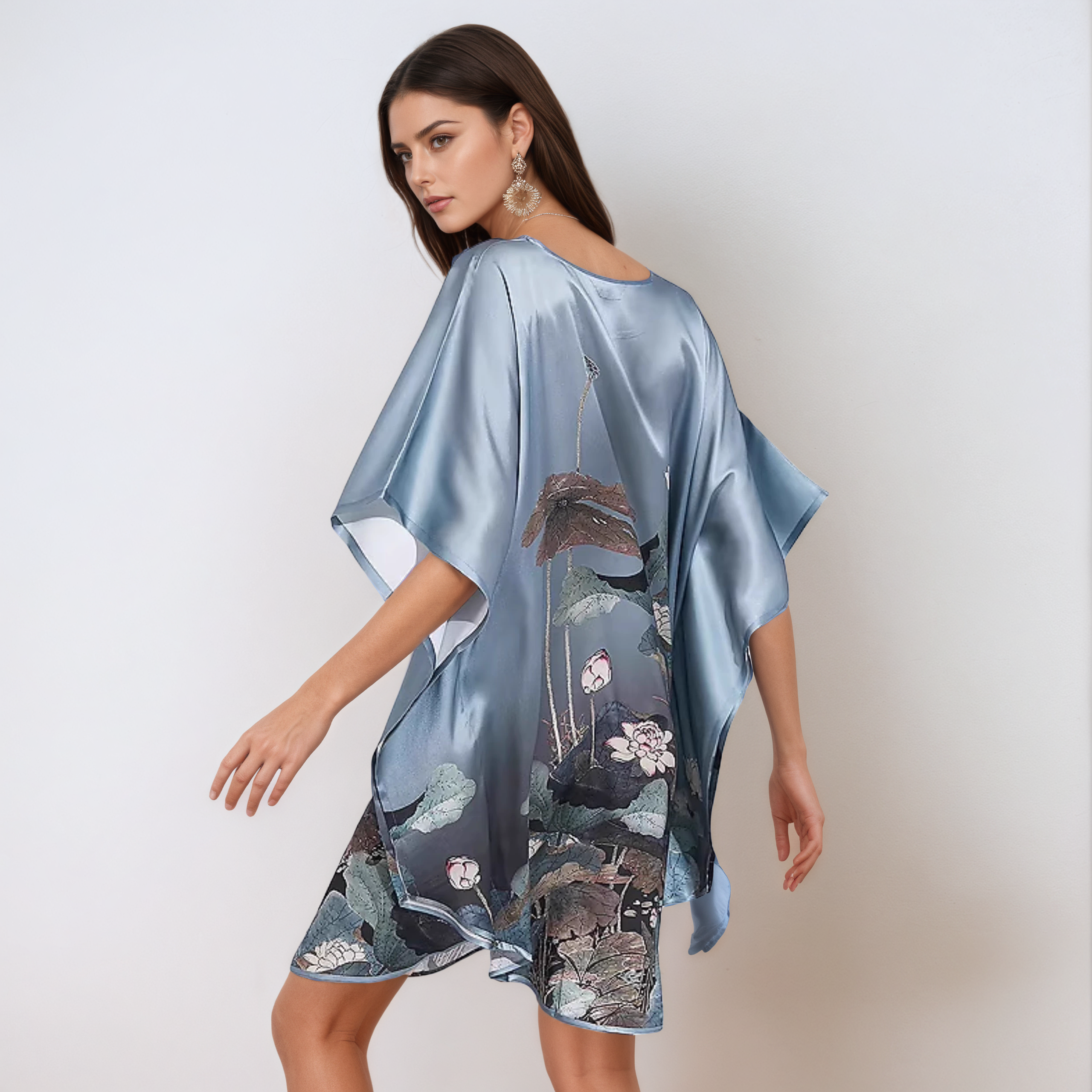 Chemise de nuit ample en soie à imprimé lotus