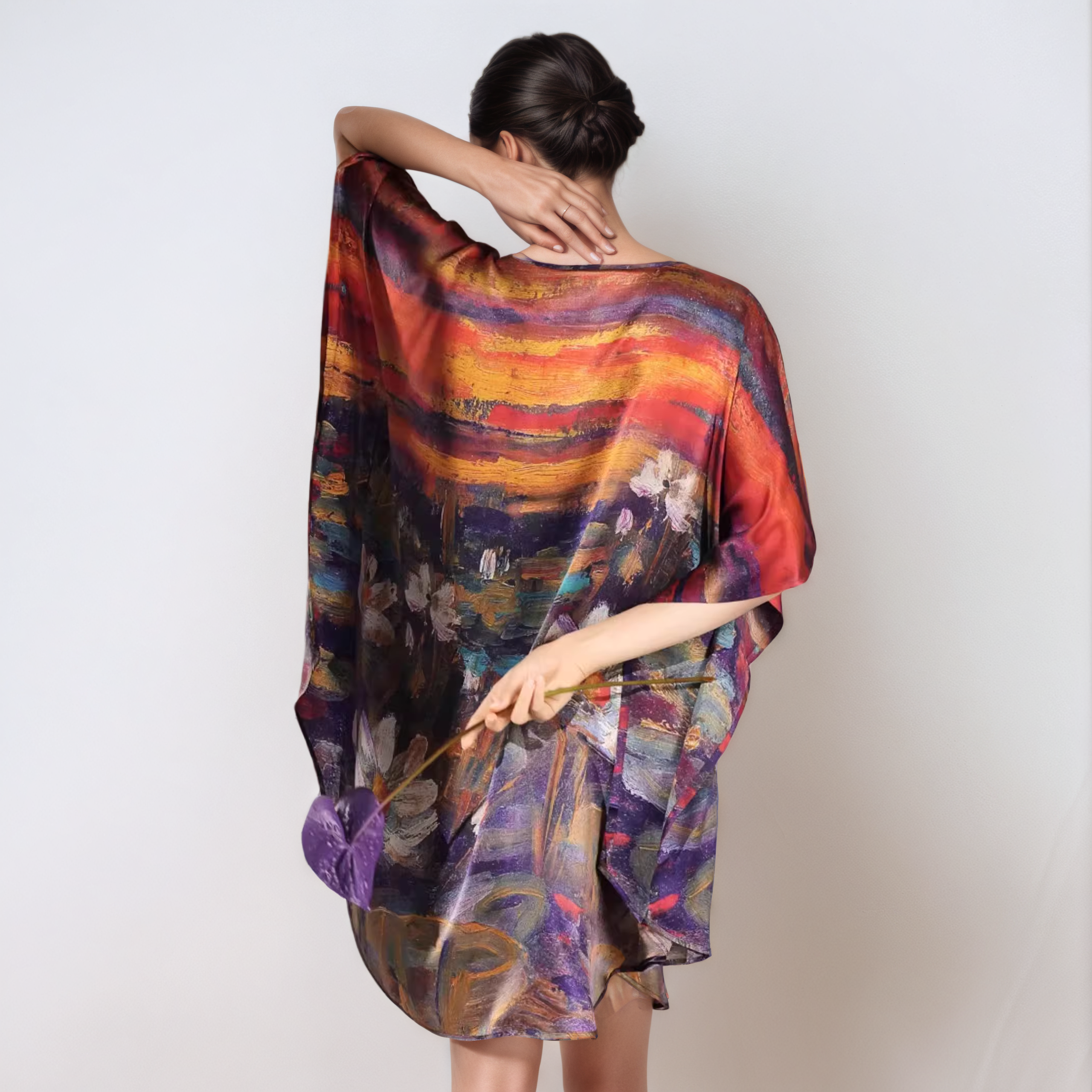 Chemise de nuit en soie à manches chauve-souris et imprimé lotus coucher de soleil