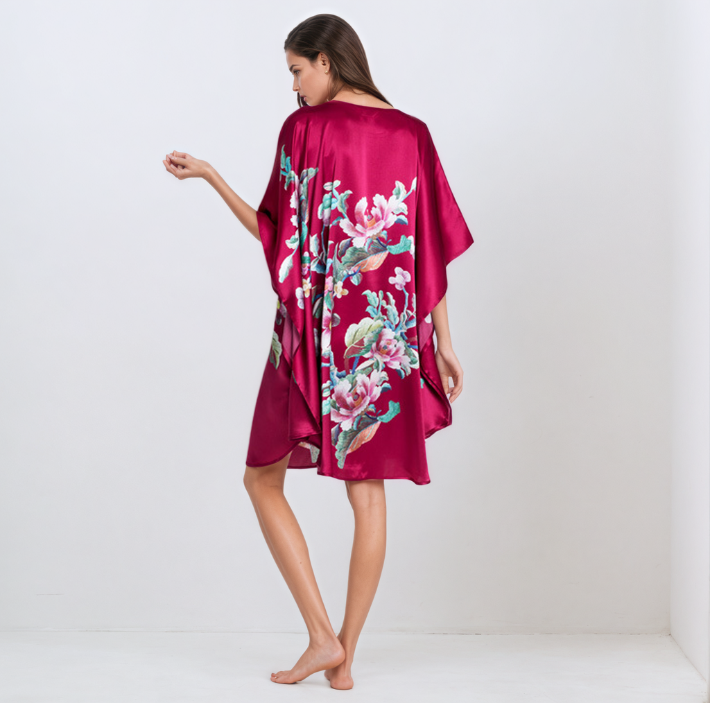 Chemise de nuit ample en soie de mûrier à motifs de pivoines rouge