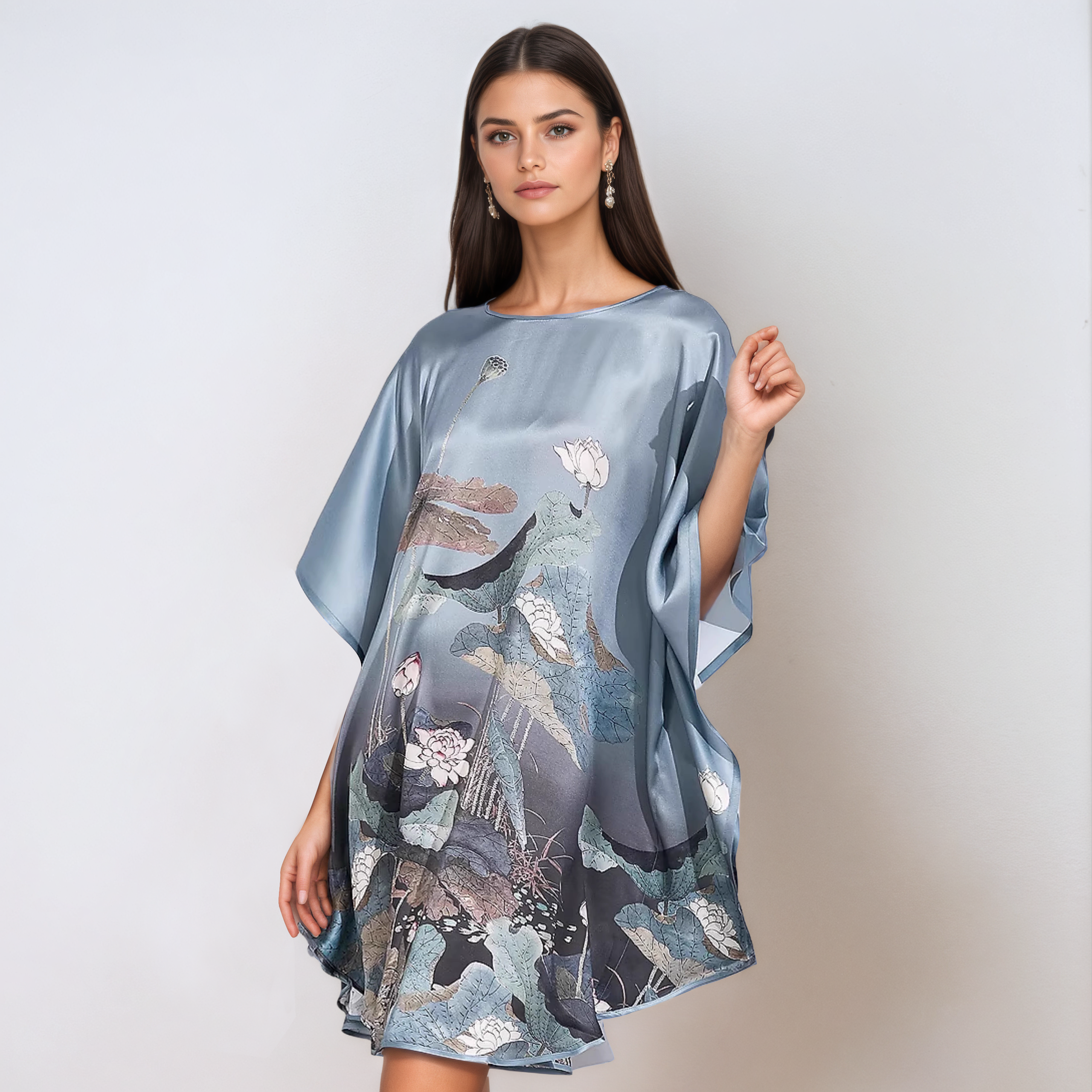 Chemise de nuit ample en soie à imprimé lotus