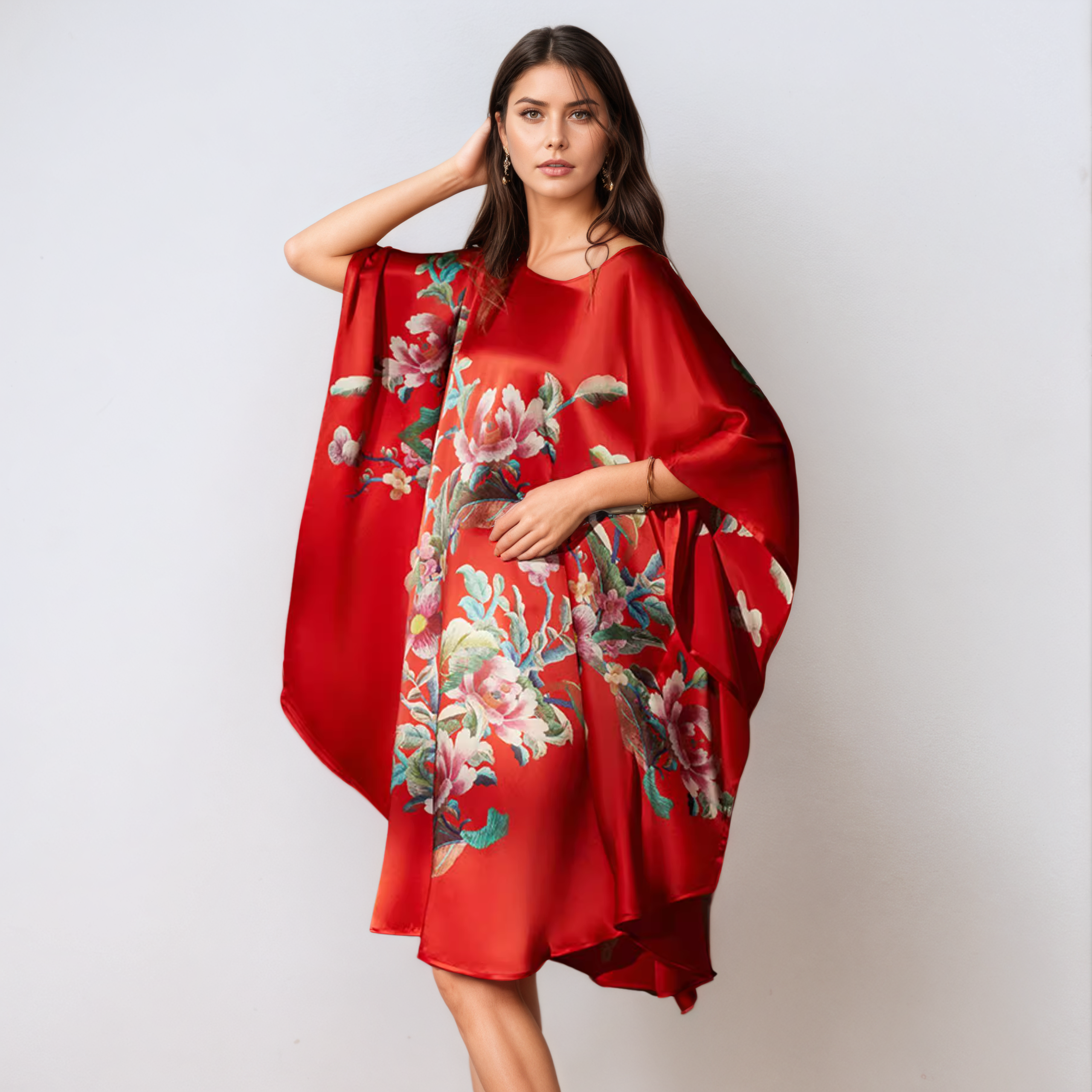 Chemise de nuit ample en soie de mûrier à motifs de pivoines rouge