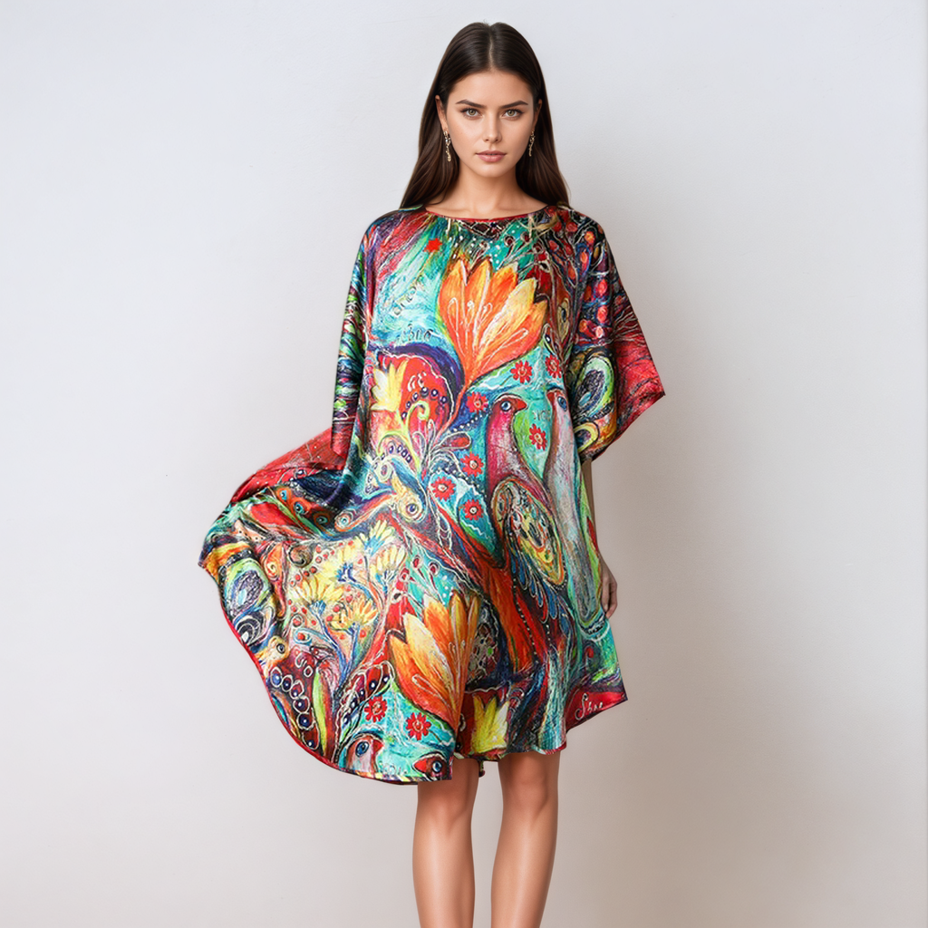 Chemise de nuit en soie de mûrier à manches dolman et motifs vibrants