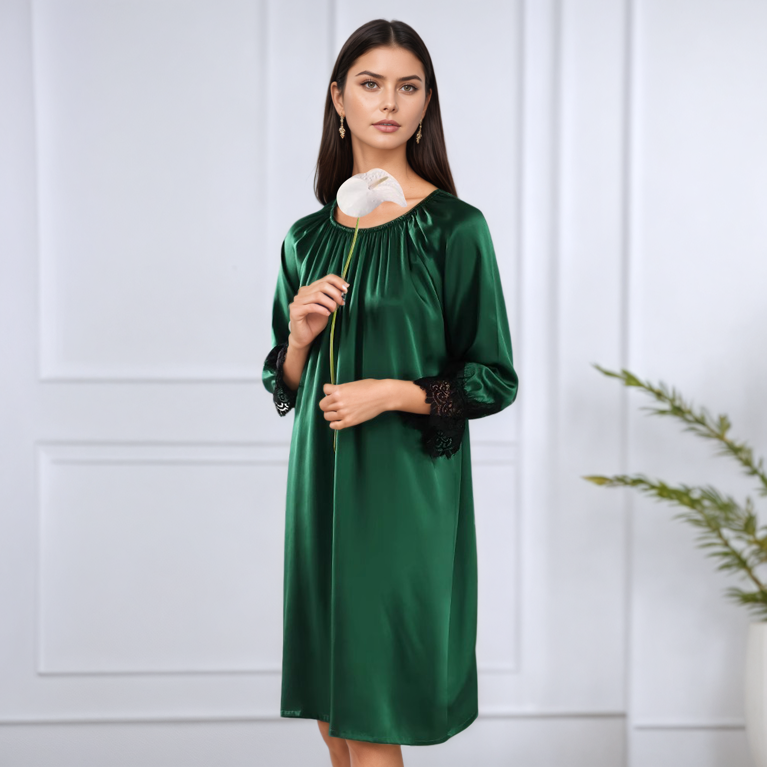 Chemise de nuit en soie avec poignets en dentelle