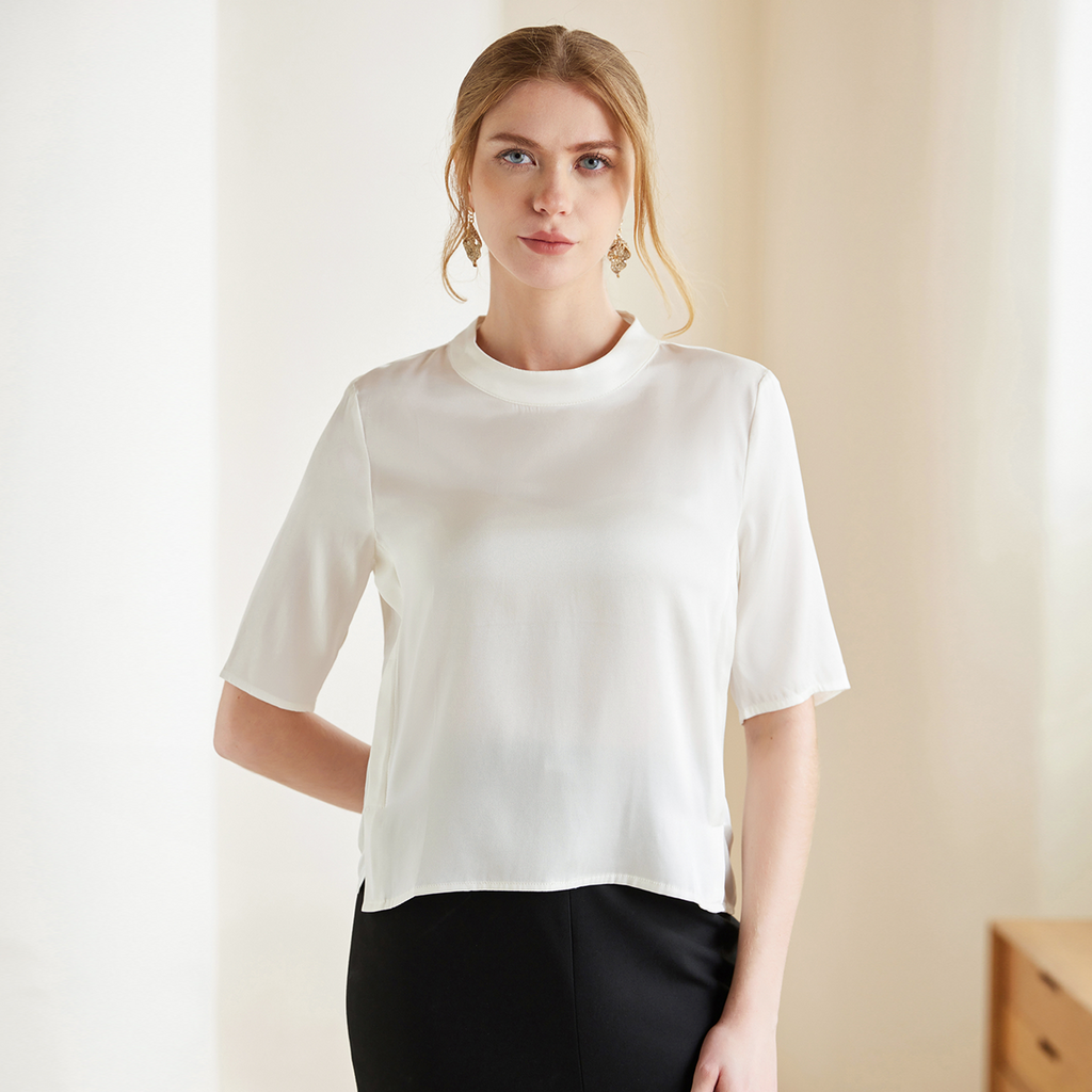 Chemise femme en soie à col rond et coupe ample