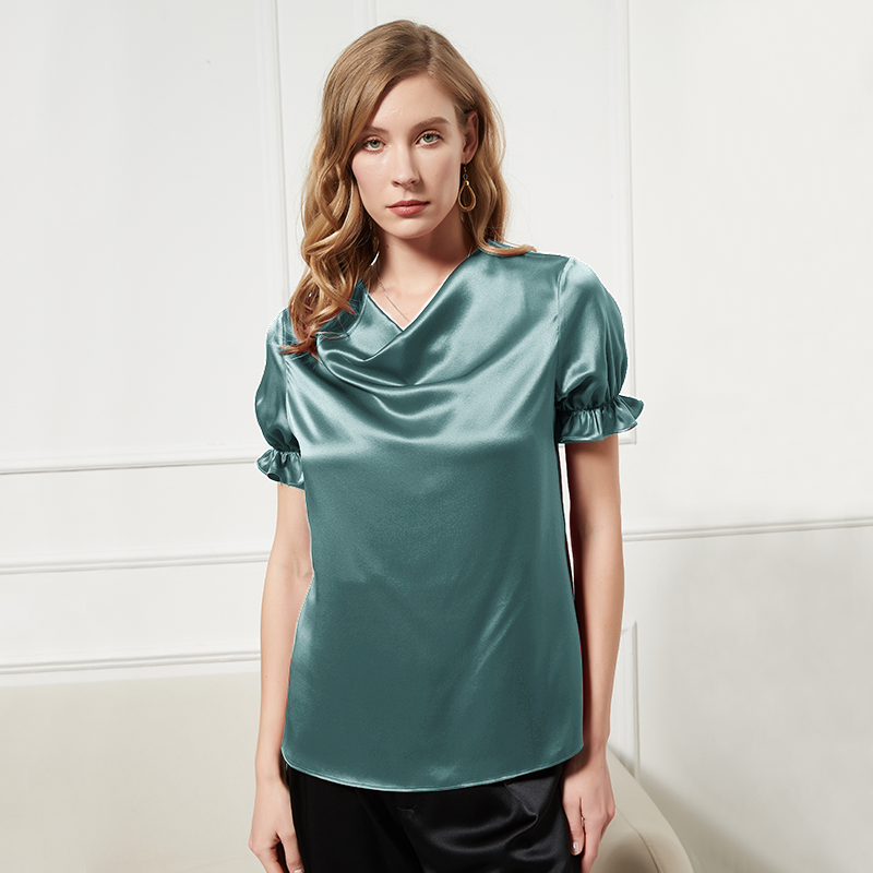 Blouse femme en soie ivoire à col drapé et manches volantées