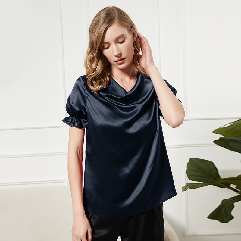 Blouse femme en soie ivoire à col drapé et manches volantées