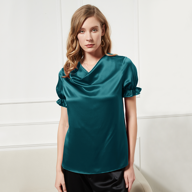 Blouse femme en soie ivoire à col drapé et manches volantées