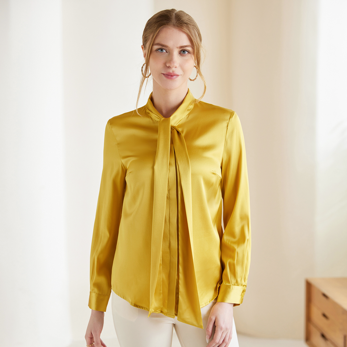 Chemise femme en soie à ruban décoratif