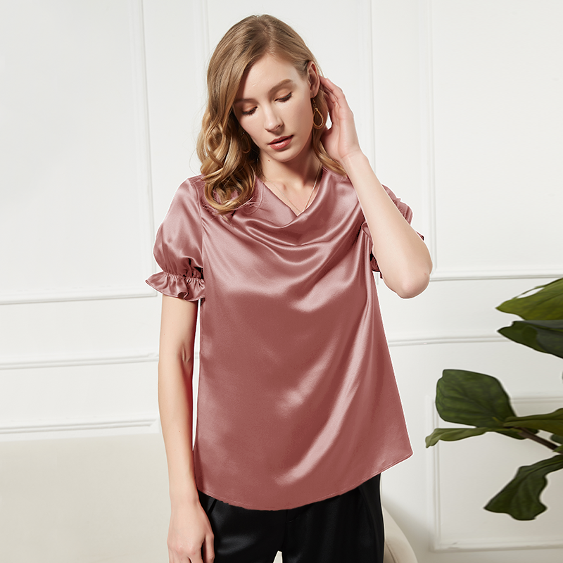 Blouse femme en soie ivoire à col drapé et manches volantées