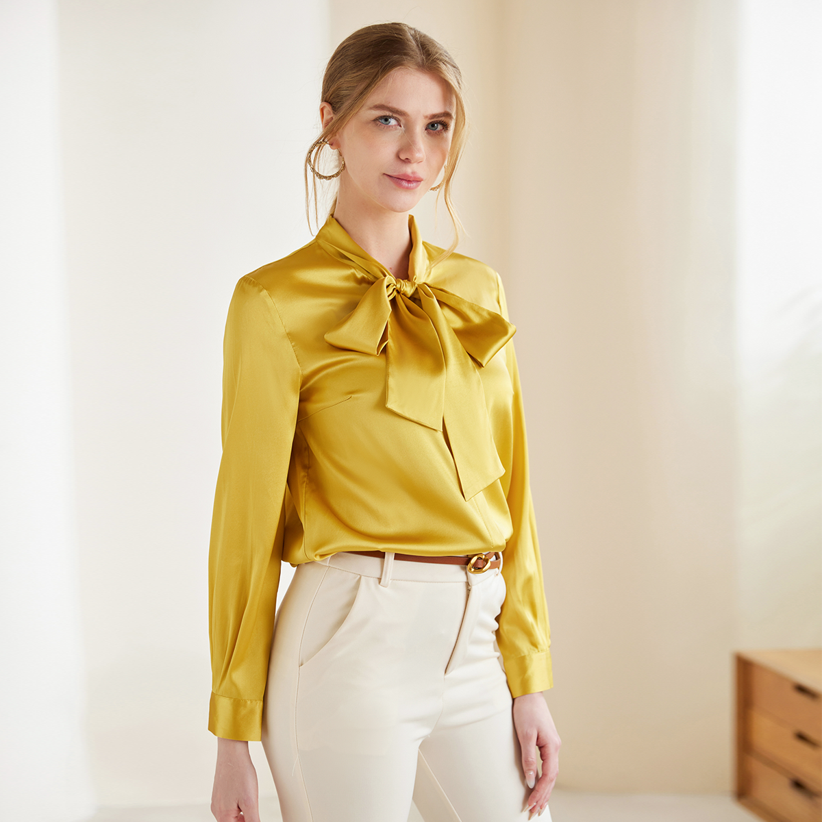 Chemise femme en soie à ruban décoratif