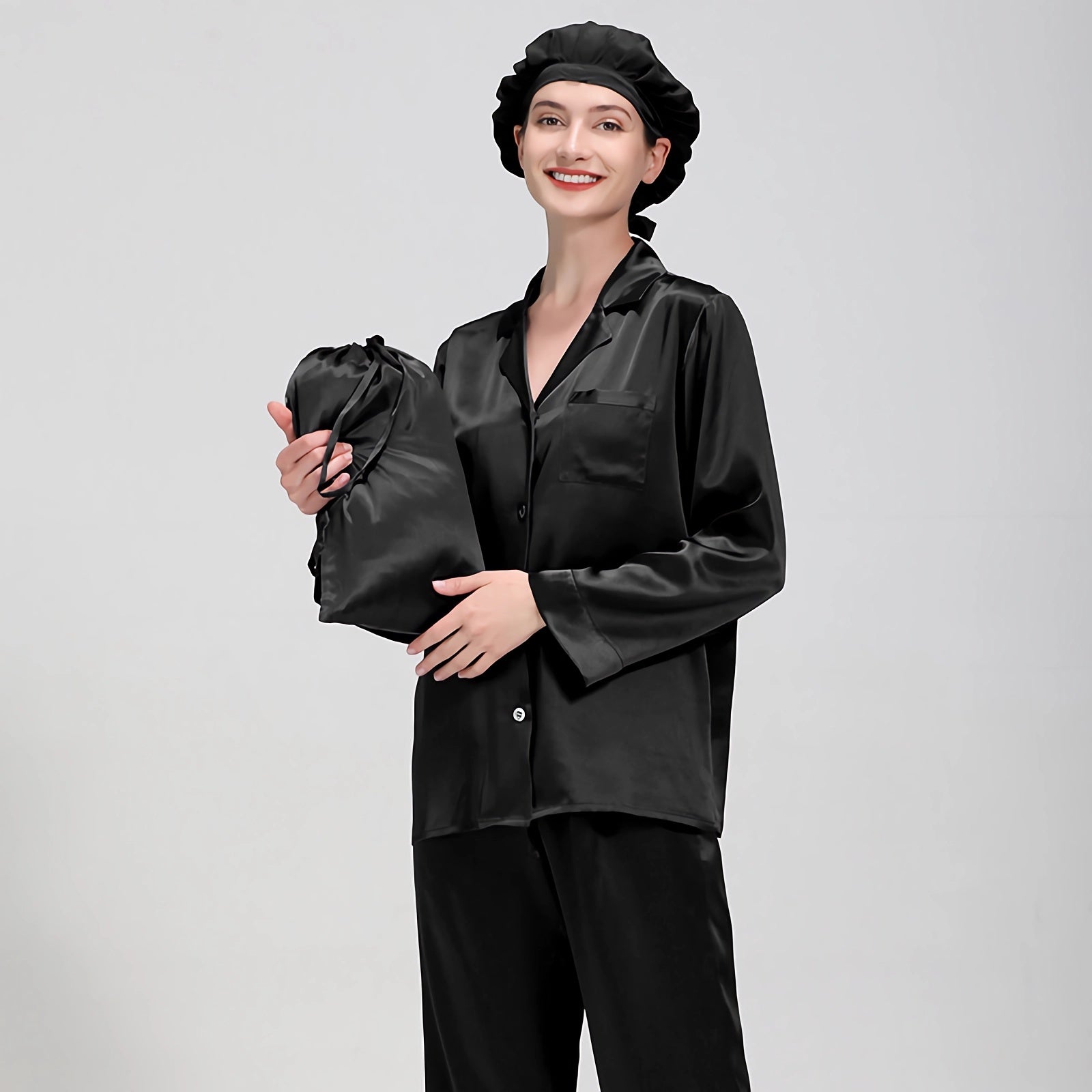 Pyjama femme en soie noir classique à col revers et poche poitrine