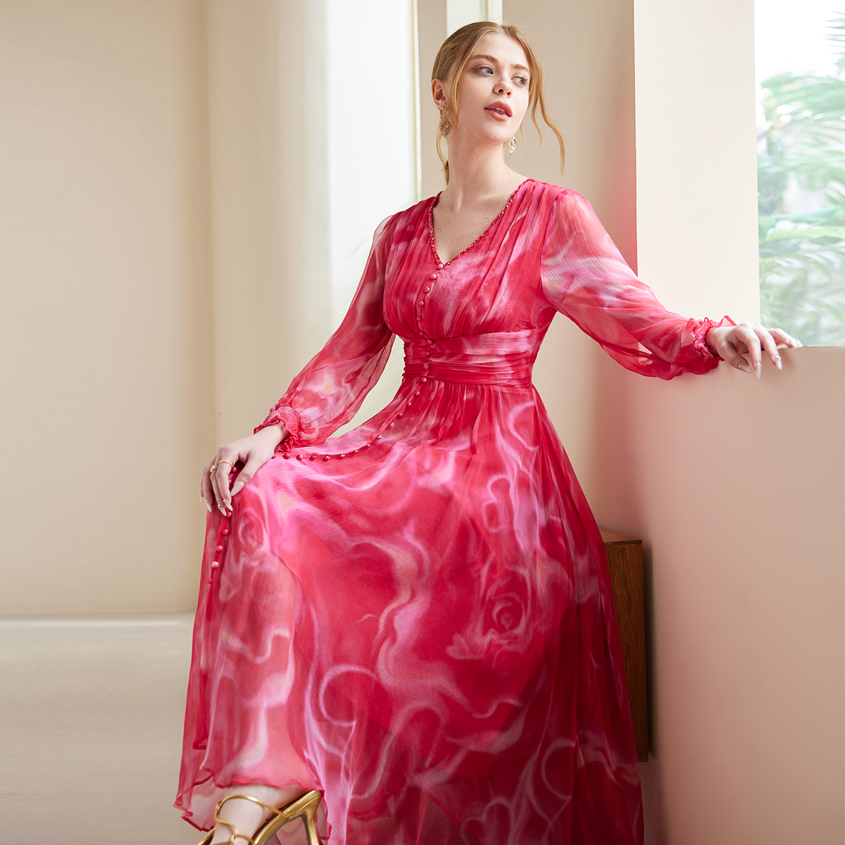 Robe en soie Crêpe froissé à effet dégradé et manches à volants