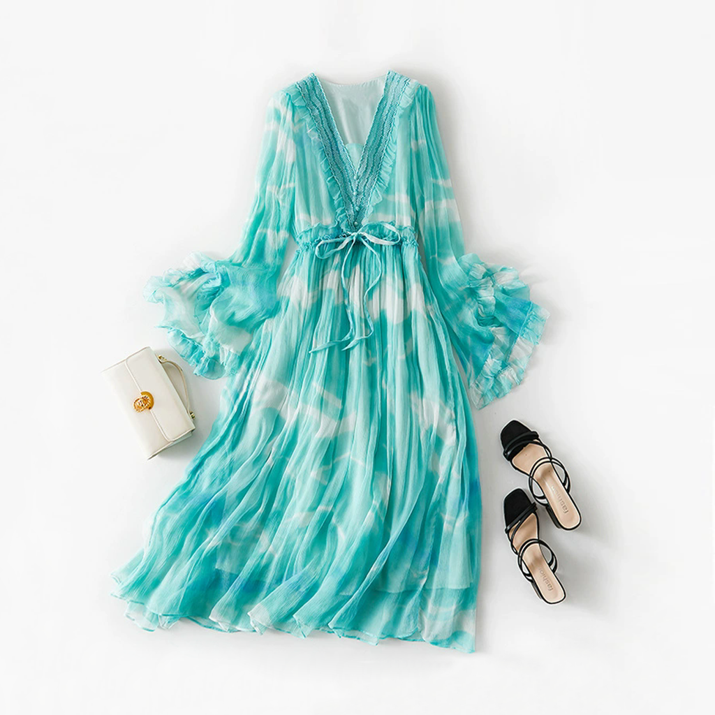 Robe en soie georgette dégradée bleu lac